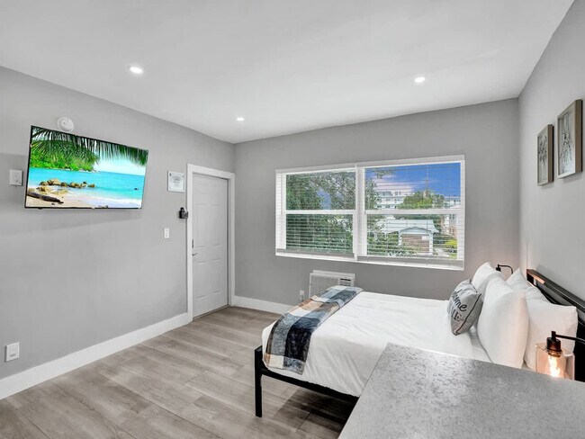 906 N Riverside Dr Unit SI ID1504065P