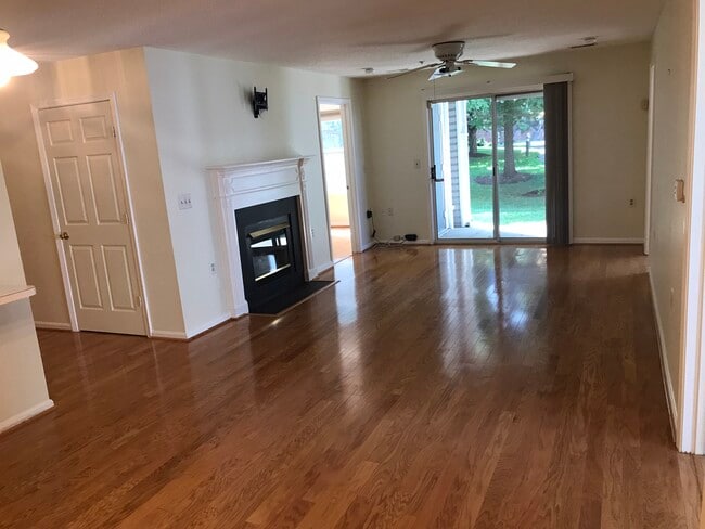 Photo - 10018 Vanderbilt Cir Unit 4-12