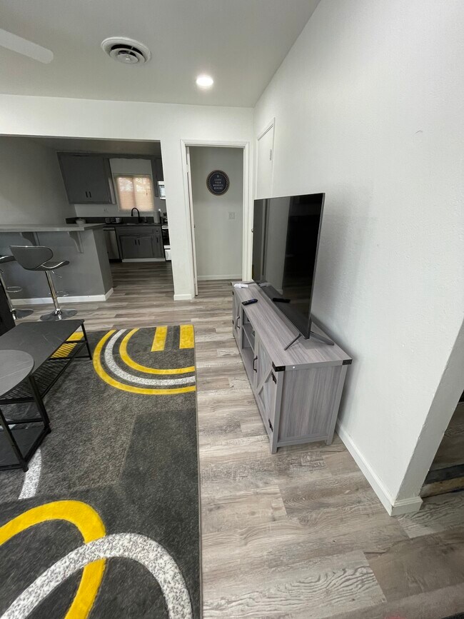 Photo - 519 E Ridgecrest Blvd Unidad D