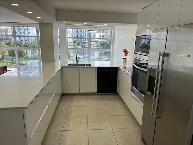 Building Photo - 400 Leslie Dr Unit 402 Rental