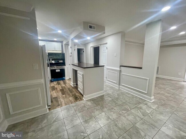 Photo - 6018 Westchester Park Dr Unit T1