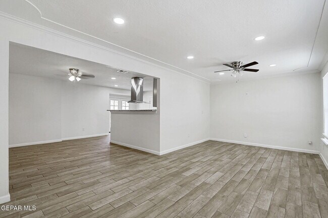 Photo - 10401 Centaur Dr