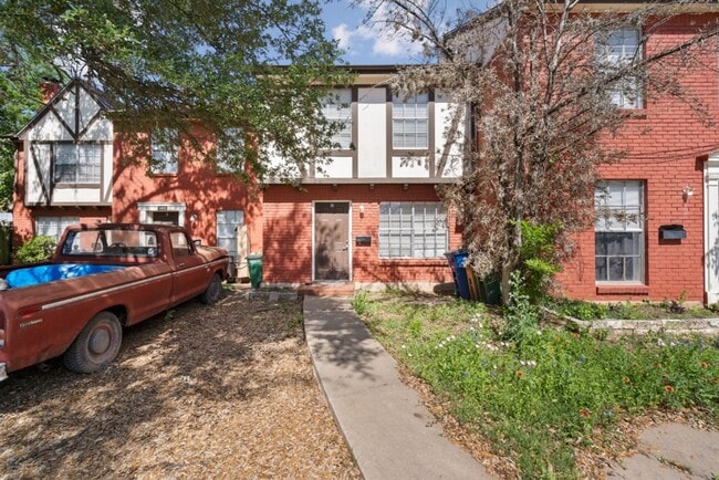 Photo - 5800 Belmoor Dr Unit 1