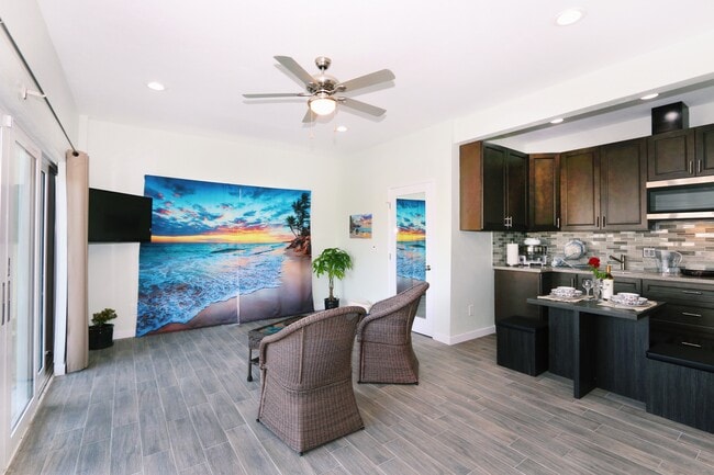 Photo - 4814 Torrance Blvd Unidad 1