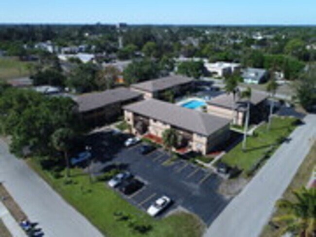 Photo - 2320 Maple Ave