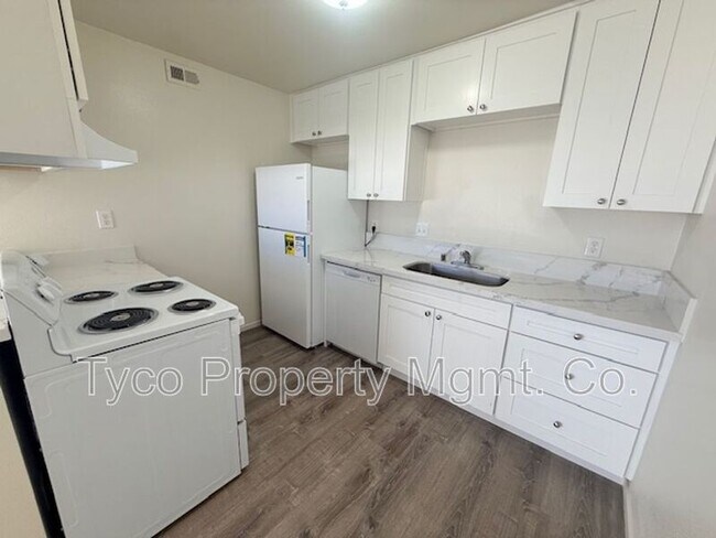 Photo - 361 Vance St