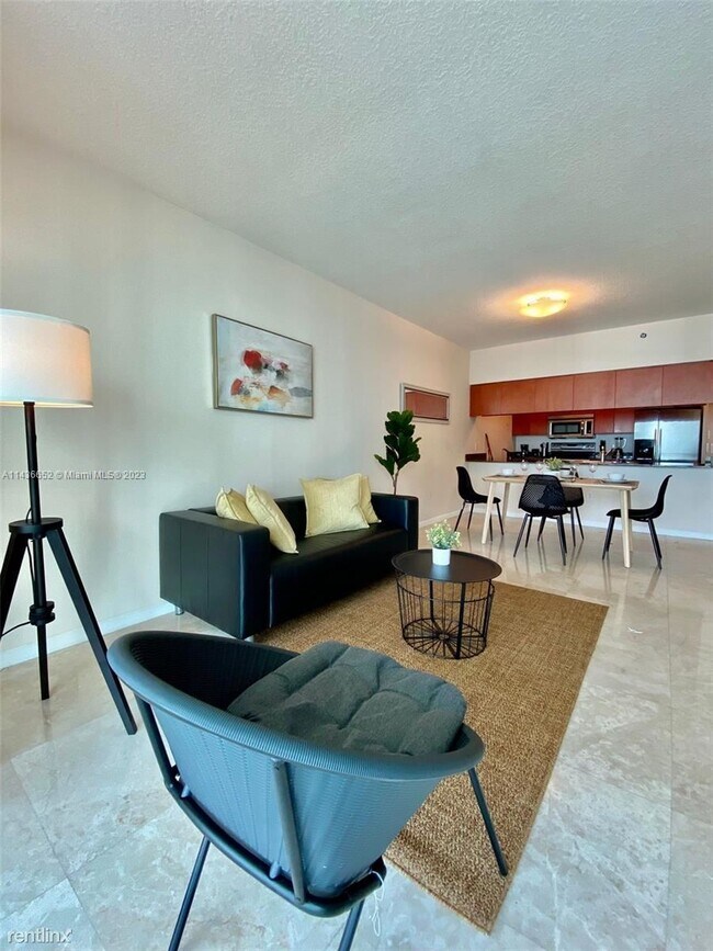 Photo - 1 br, 1 bath Condo - 1200 Brickell Bay Dr ...