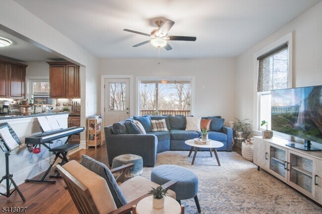 Photo - 660 Bloomfield Ave