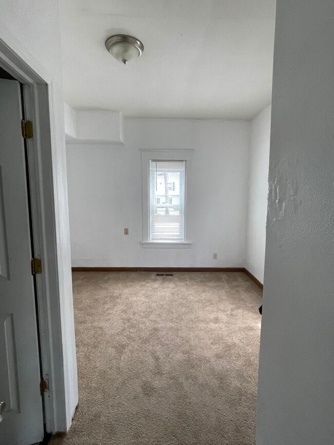 1003 S University Ave