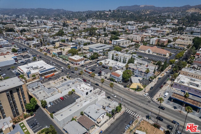 Photo - 1443 N Mariposa Ave