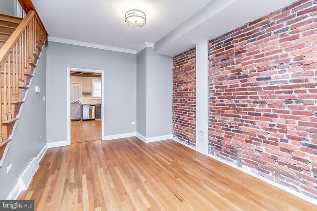 Photo - 3802 Hudson St