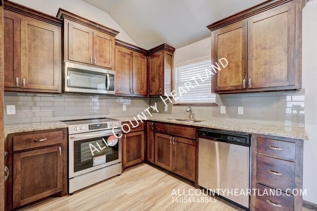 Photo - 211 E Forster Ln