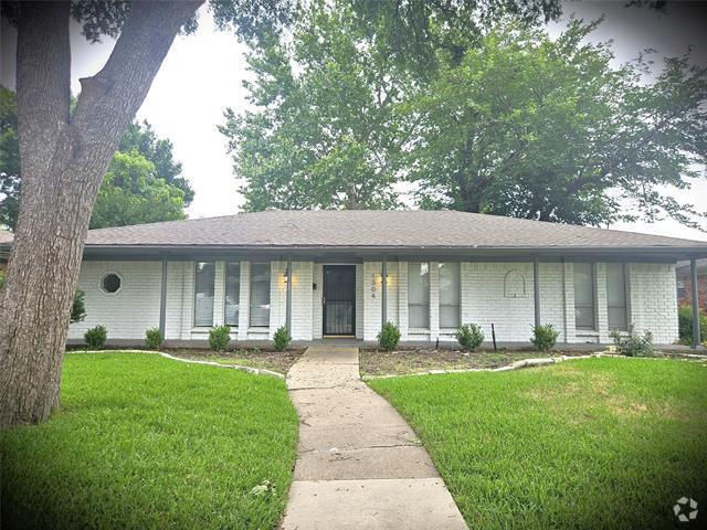 Building Photo - 1304 Oakhill Dr Rental