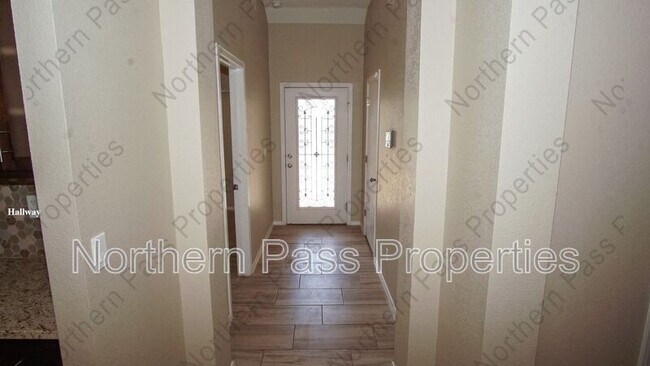 Photo - 1088 Sky River St