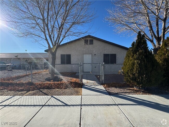 Building Photo - 1080 Red Butte St Rental