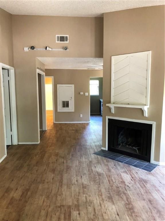 Photo - 2011 West Loop