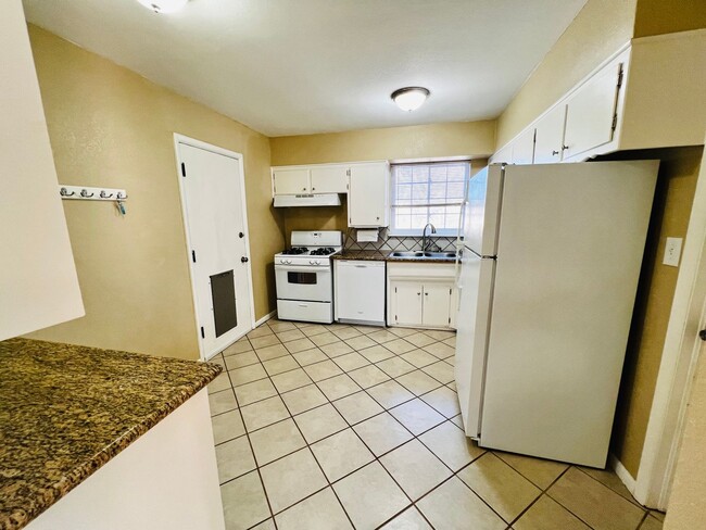 Photo - Updated 3BD 1.5BA Home Located in Belle Isle Area!!