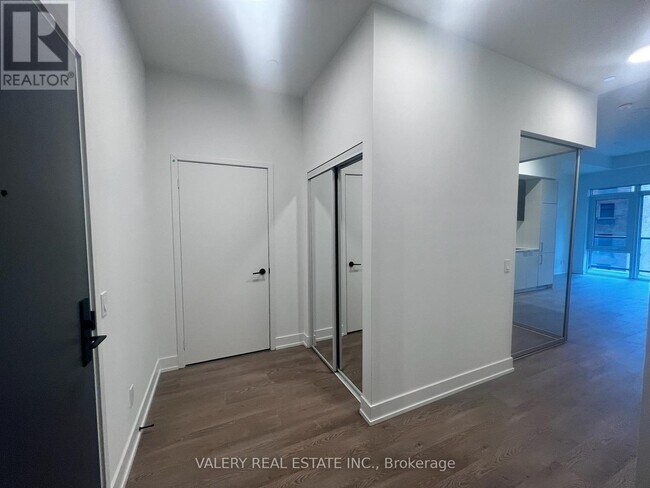 Photo - 308 Jarvis St Unit 702
