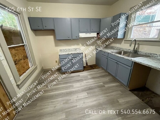 Photo - 605 6th St SE