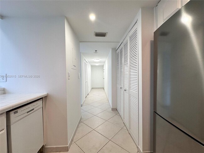 Photo - 540 Brickell Key Dr Unit 302