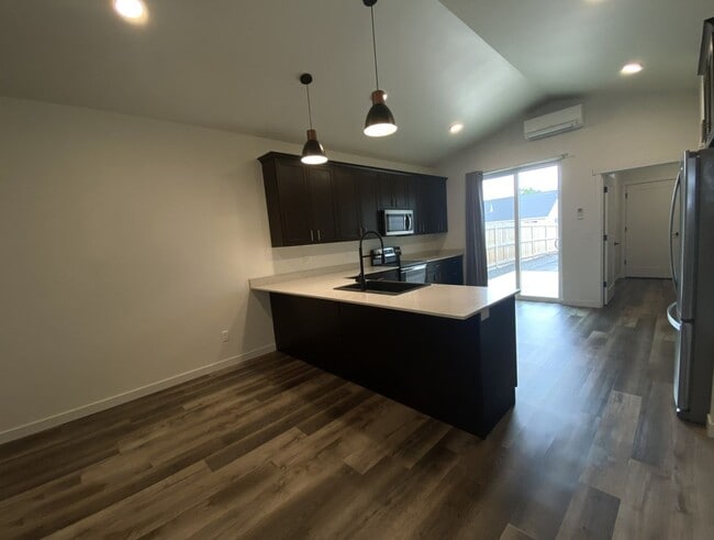 Photo - 3 Bed, 3 Bath Beautiful Home!