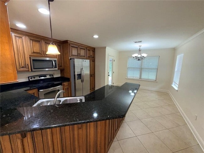 Photo - 18 Breydon Ct