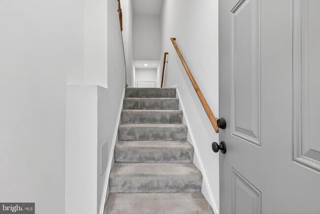 Photo - 8129 Greenbelt Station Pkwy