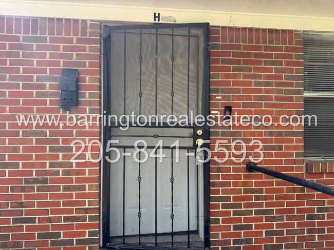 Building Photo - 2918 24th St N Unit H