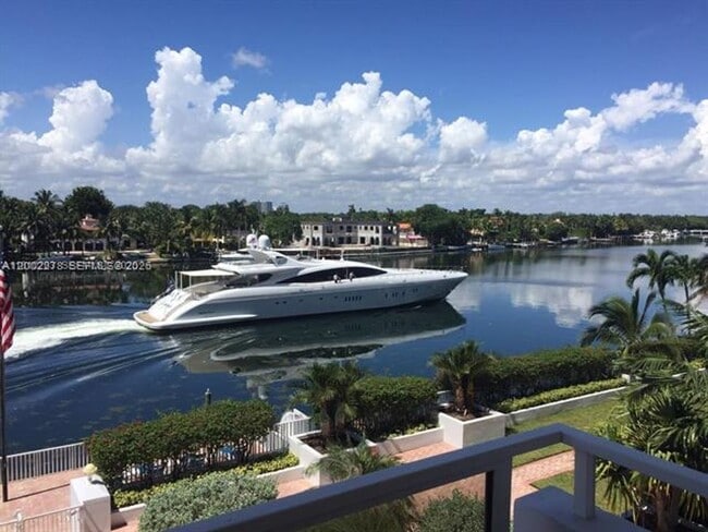 Photo - 5700 Collins Ave Unidad 5700 Collins Ave # 15H