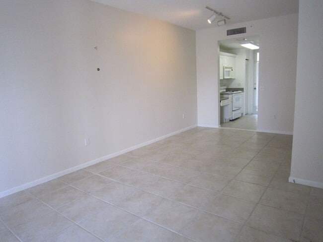Building Photo - 4812 Central Blvd Unit Abacoa 4812 Central Blvd #15 Bordes