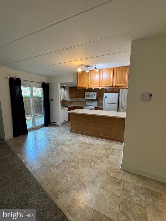 Building Photo - 300 Winding Way Unit B-18 Rental