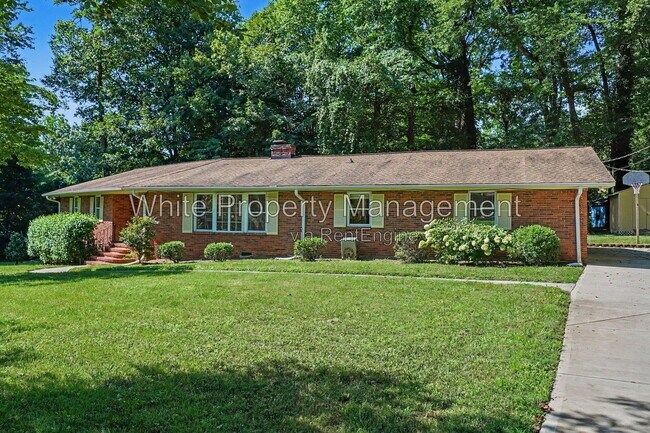 Building Photo - 7017 Linda Lake Dr