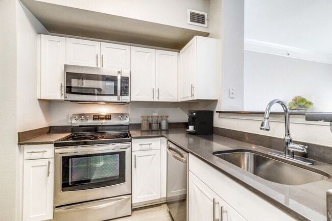 Photo - Metro Midtown