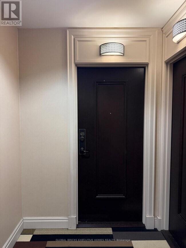 Photo - 385 Prince of Wales Dr Unit 423