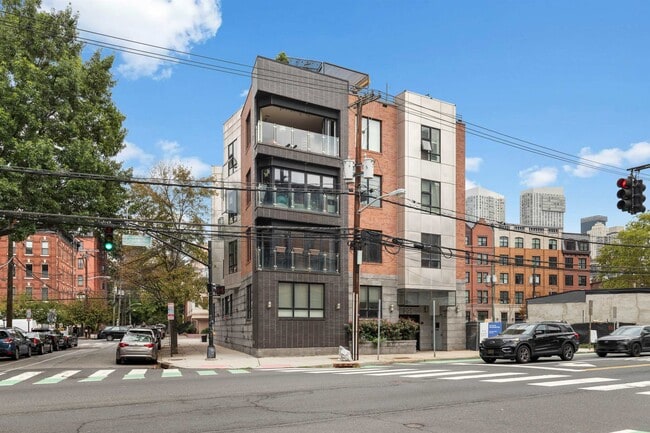 Building Photo - 296 Grand St Unit 2