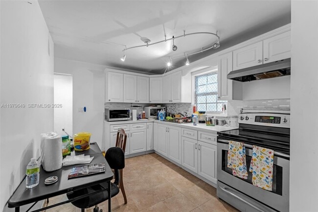 Photo - 174 Corrine Pl