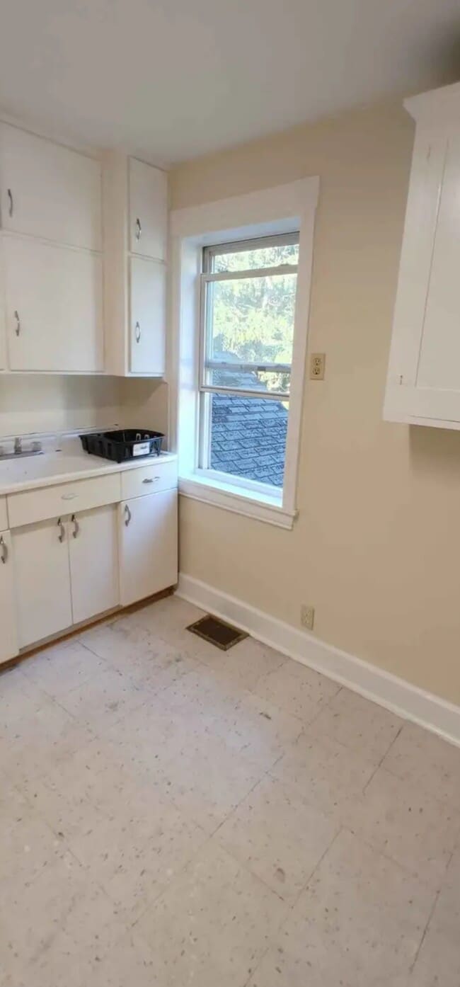 Building Photo - 25 Constable St Unit 25B Rental