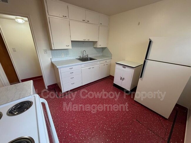 Photo - 700 W 1st Ave Unit Apt 5