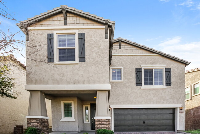 Building Photo - 5535 E June St