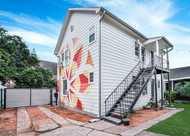 Photo - 115 Hunt St