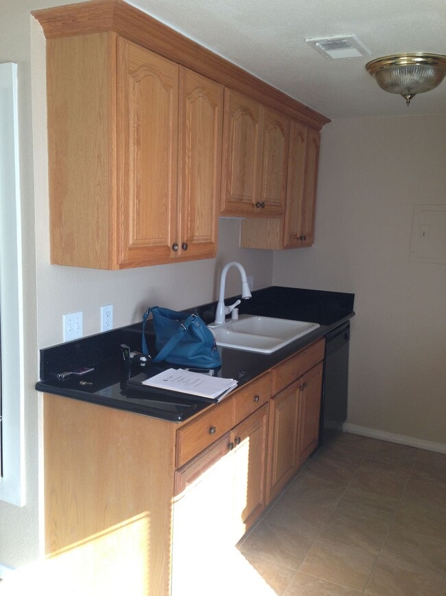 Photo - 12835 10th St Unidad 64 Rental