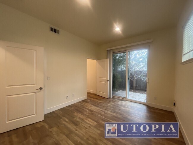 Photo - Beautiful and Spacious 3-bedroom, 3.5-bathroom Townhouse Located in the heart of Seabright. Unit 105 Jacobs Lane