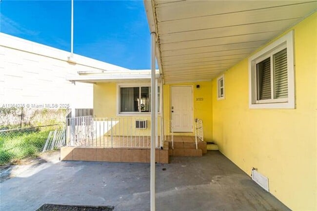 Photo - 1021 NW 23rd Ave Unit 1021 NW 23rd Ave 1023