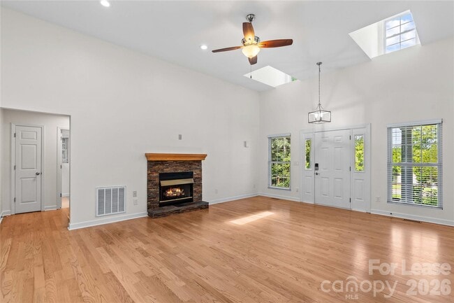 Photo - 5020 Fox Hollow Dr