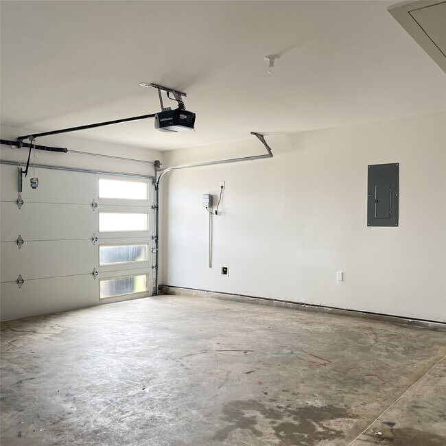 Photo - 6814 Bradford Ter Rd