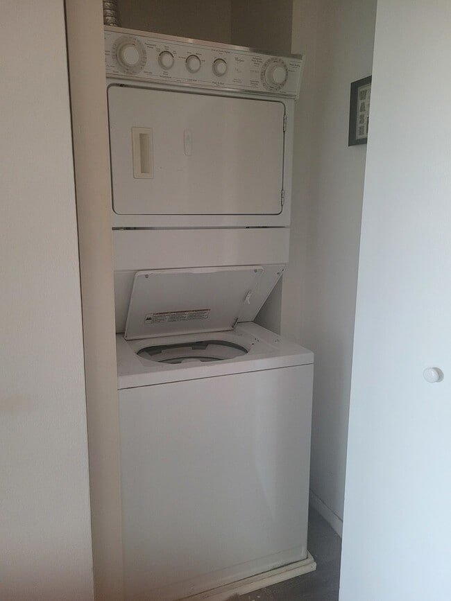 Photo - 6010 Oakwood Dr Unit 5B