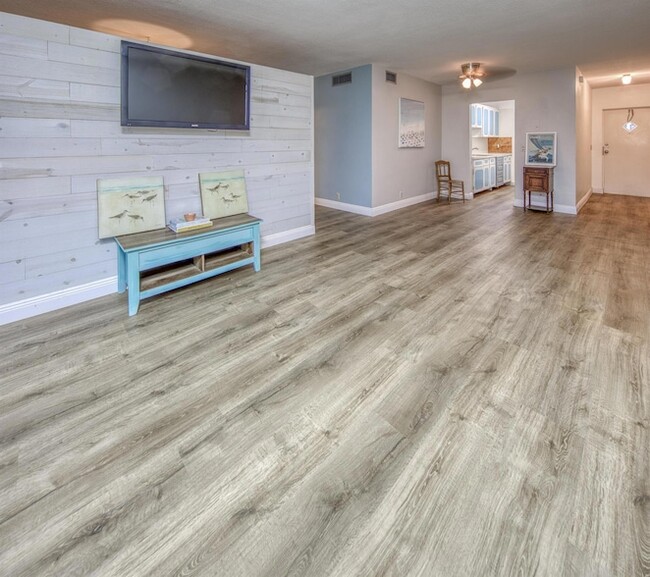 Building Photo - 1 S Lakeside Dr Unit A2 Rental