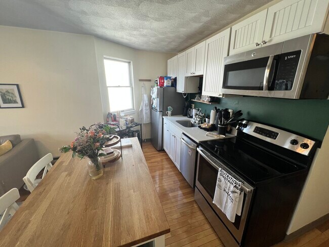 Photo - 221 Holland St