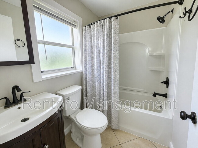 Photo - 613 Shore Rd