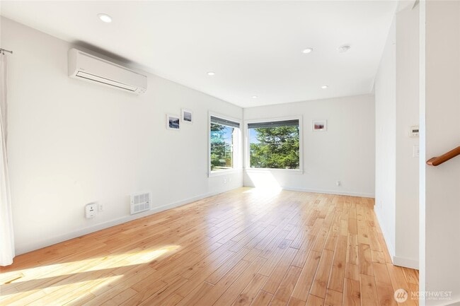 Photo - 2816 14th Ave W